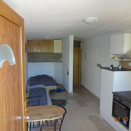 Vagon - Studio - Near Btc, Ljubljana Apartment Bagian luar foto