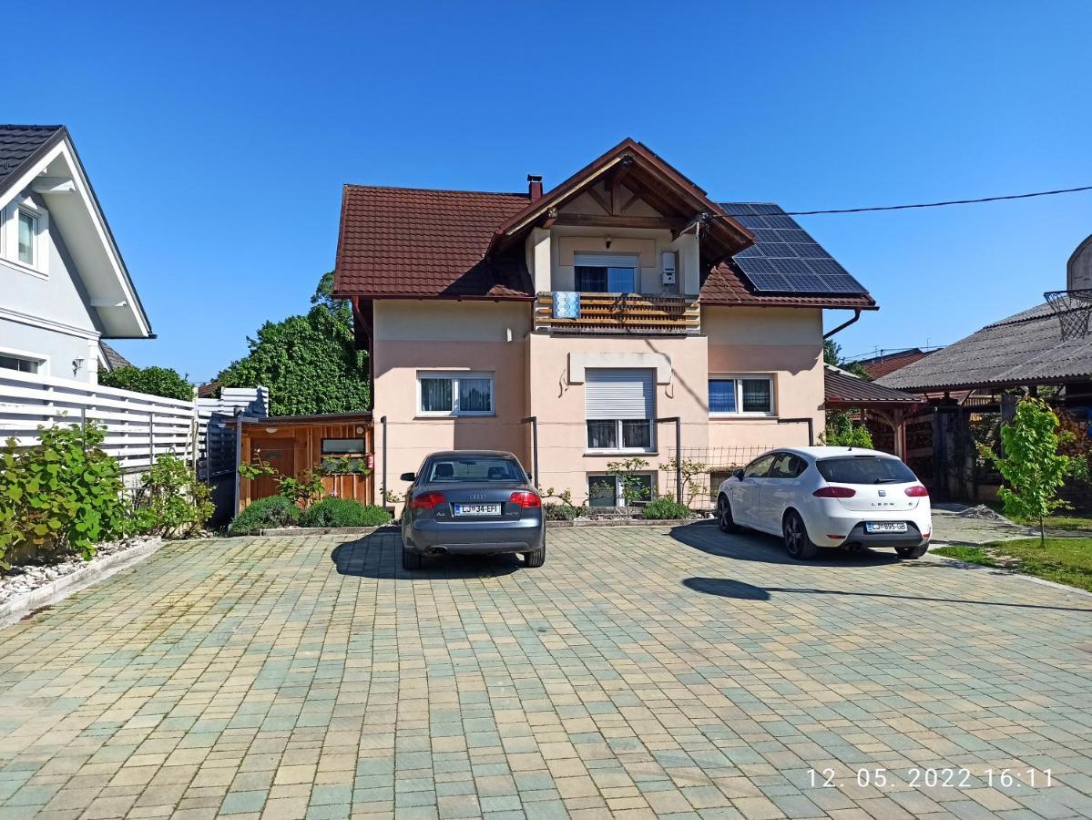 Vagon - Studio - Near Btc, Ljubljana Apartment Bagian luar foto